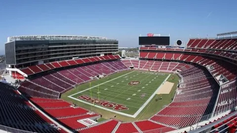 多哈世乒赛器材成亮点，马龙对球桌色彩表示惊异，地胶及比赛用球引发热议