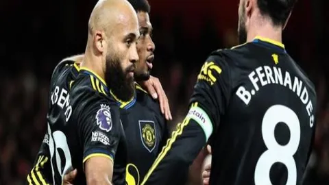 “篮球巨星何诗荪逝世，享年89，新黄河致哀”